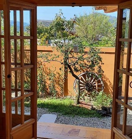 Sieunjae Bed & Breakfast Gyeongju Ngoại thất bức ảnh