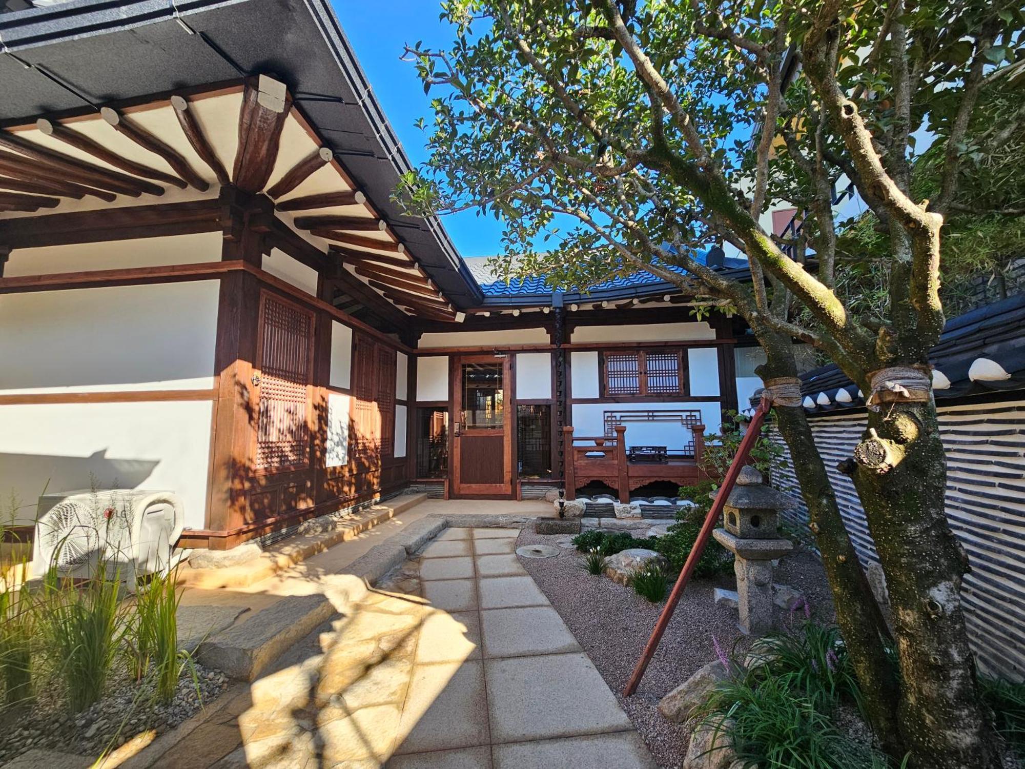 Sieunjae Bed & Breakfast Gyeongju Ngoại thất bức ảnh