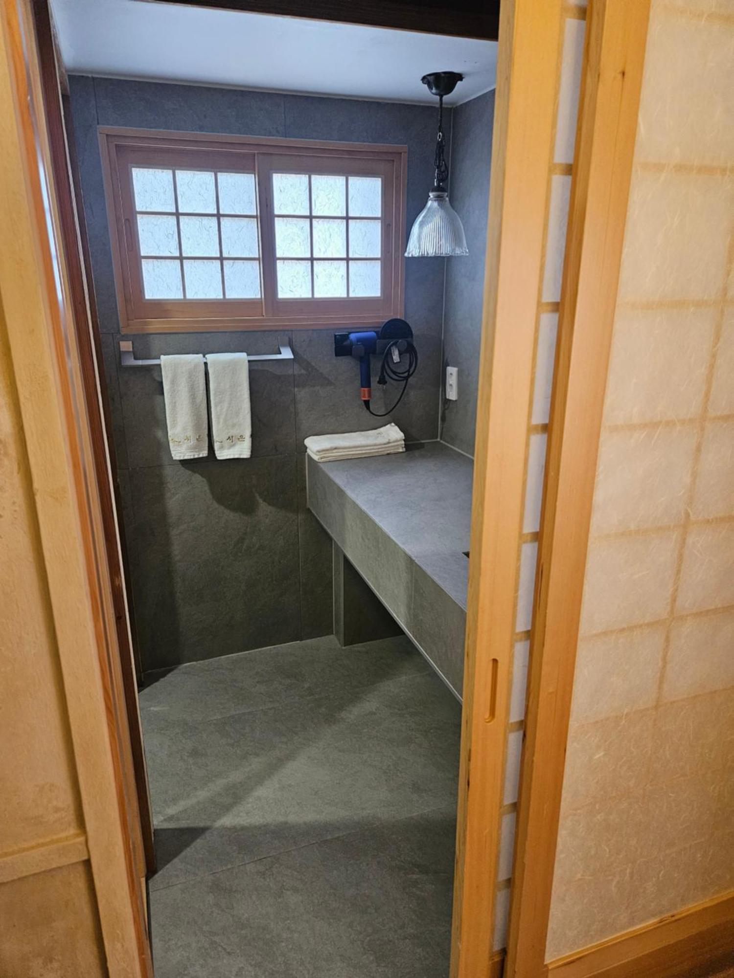 Sieunjae Bed & Breakfast Gyeongju Ngoại thất bức ảnh